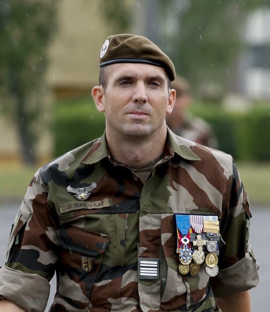 Colonel Julien Bargain lors de sa prise de commandement du 2e Régiment de Hussards Colonel Julien Bargain lors de sa prise de commandement du 2e Régiment de Hussards